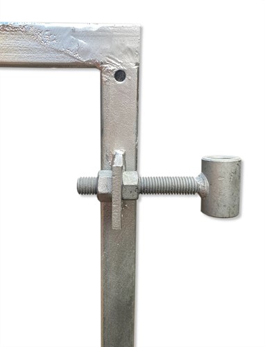 Stalen poortframe met slotkast-2